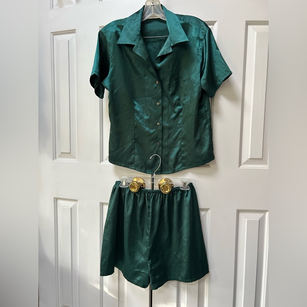Victoria’s Secret 3 pc:top & shorts (M), PLus  longSerra (L) pants. Kelly Green.